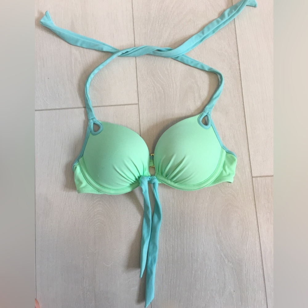 Victoria Secret Bikini Top. 32b. Green. NWOT